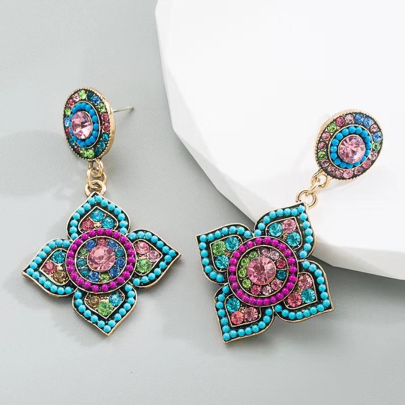 Boucles d'oreilles bohèmes florales vintage en strass colorés pour tempérament féminin