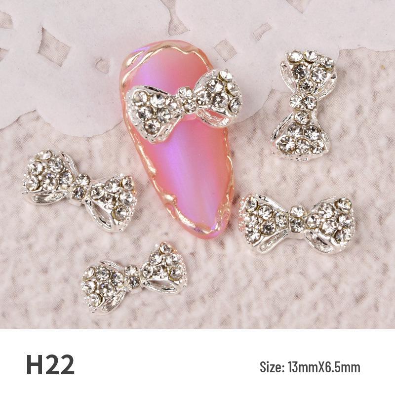 Japanese Style Rhinestone and Pearl Bow Nail Art Accessories