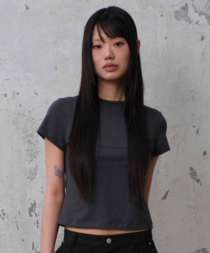 Daibeuinumeon Slim Fit Semi Crop T-Shirts (Charcoal)