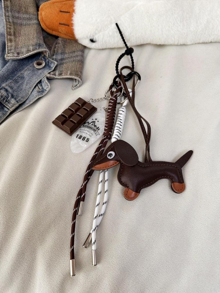 Miu Style Dachshund Leather Pendant: Handmade Braided Rope Keychain & Accessories
