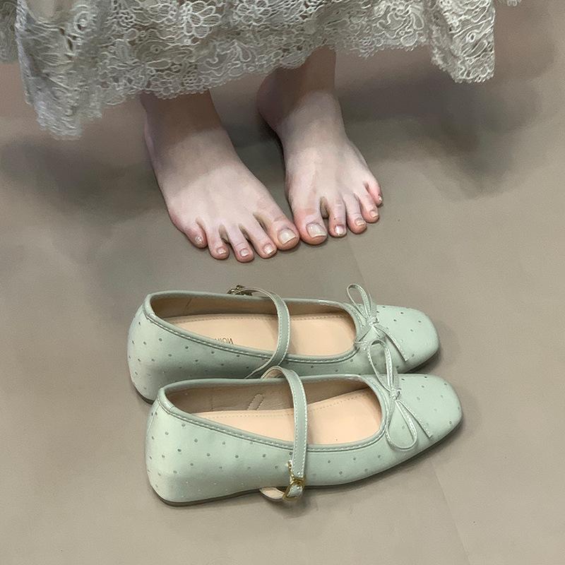 

Xiaoxiangfeng Baotou shallow mouth inner height increase single shoes women s shoes new summer ballet Mary Jane 35