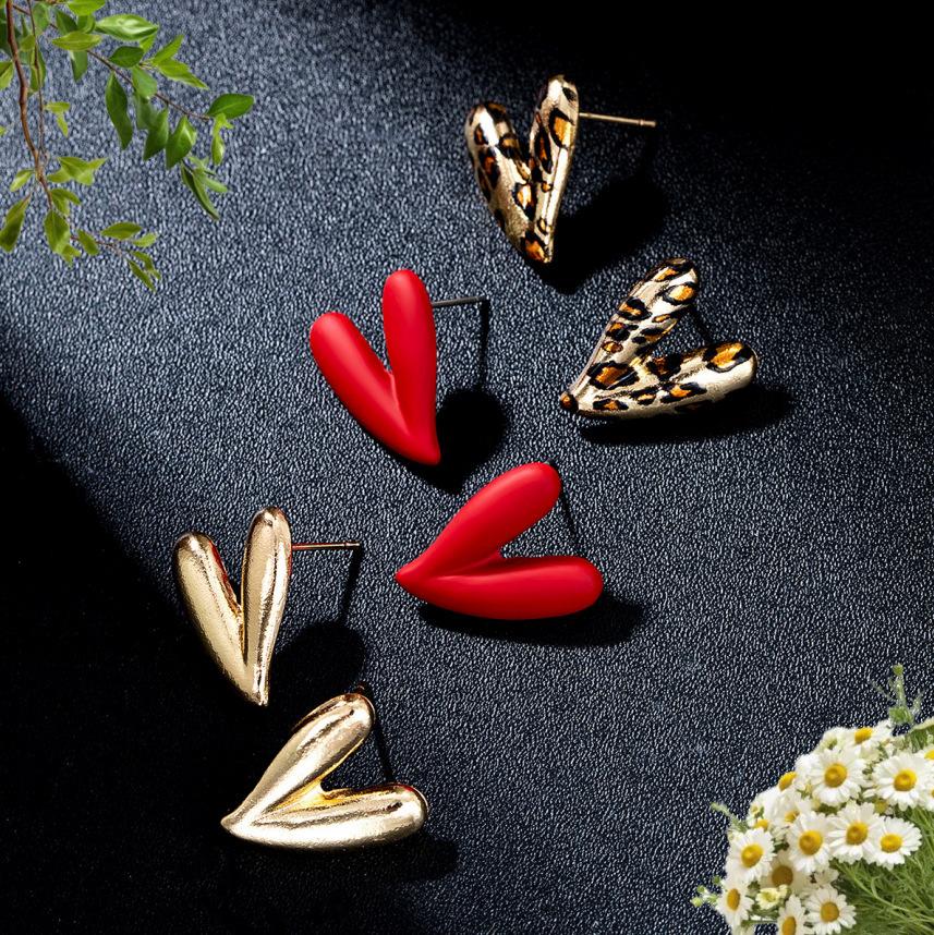 European and American style trend hot sale personalized alloy love peach heart leopard print spray paint multi-piece set women s stud earrings