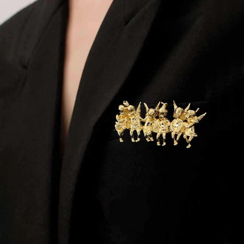 Vintage Baroque Angel Exquisite Design Brooch Pin For Women Girls Classic Unisex Badges Jewelry Accessories Gift