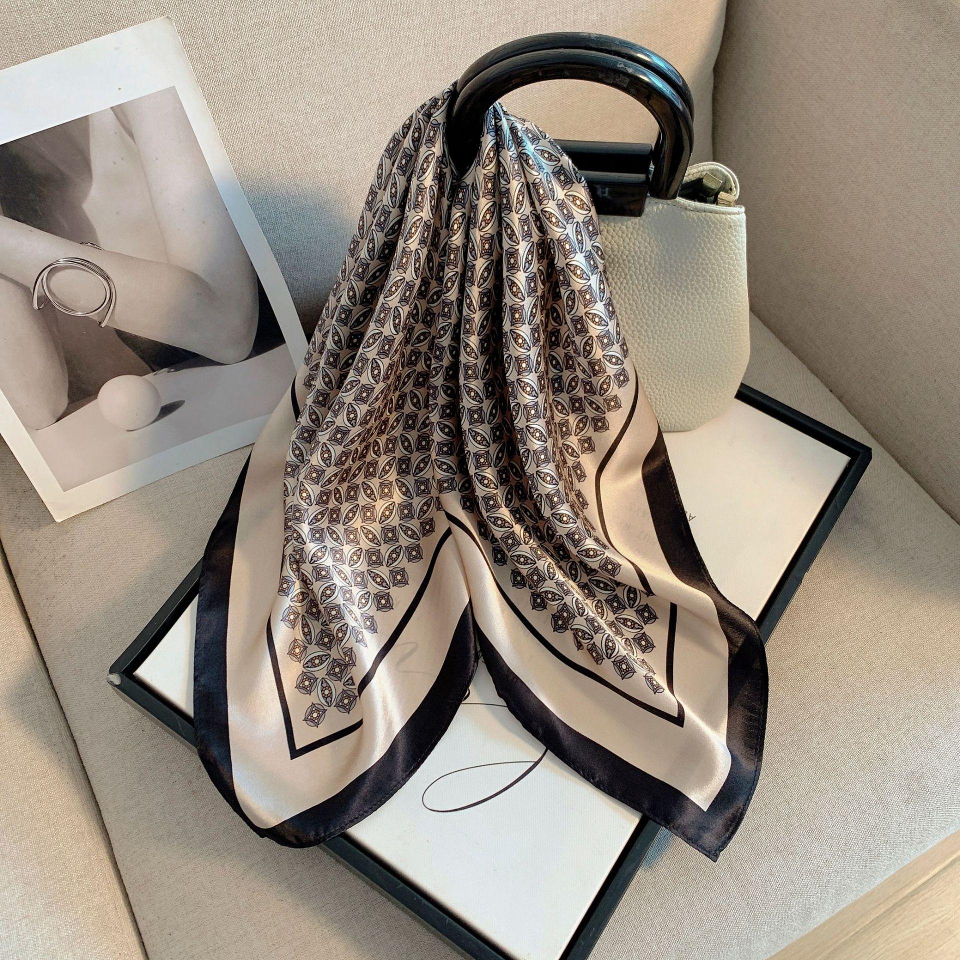 Hepburn wind mulberry silk scarf women`s