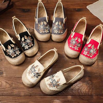 2025 Handmade Women's Old Beijing Embroidered Cloth Shoes with Soft Sole & Hemp Edge, Ethnic Low-Cut Style