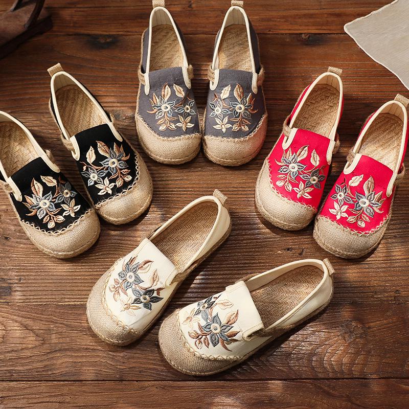 2025 Handmade Women's Old Beijing Embroidered Cloth Shoes with Soft Sole & Hemp Edge, Ethnic Low-Cut Style