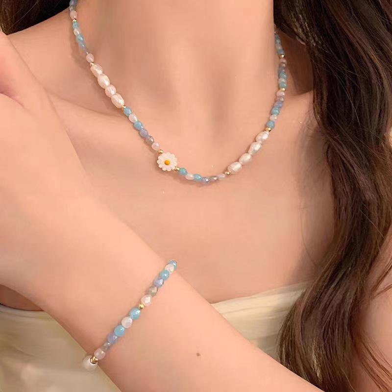 Dopamine Color Pearl Flower Necklace Women'S Summer Light Luxury Clavicle Chain Temperament Design Necklace