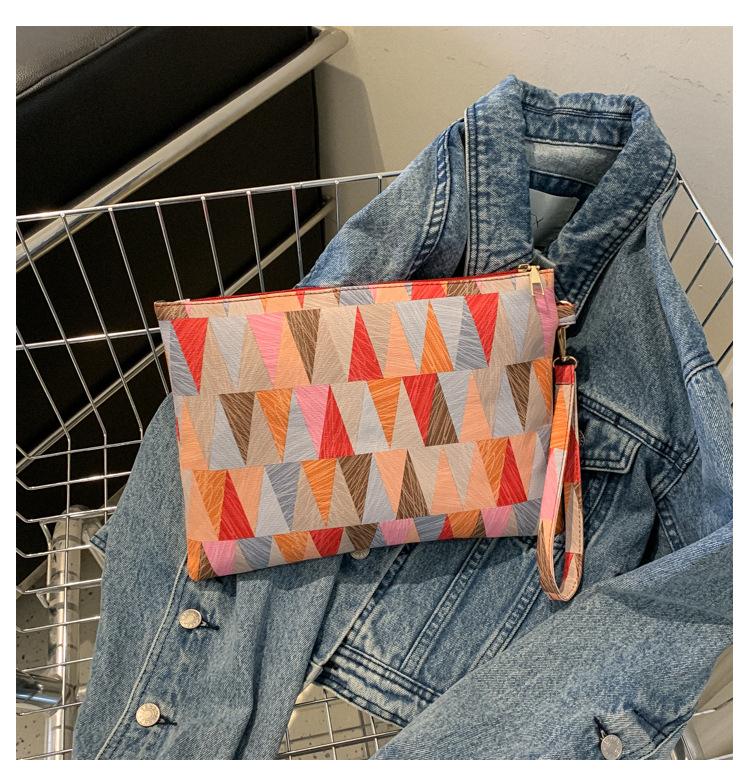 Texturierte kleine Tasche Damentasche 2025 Frühling neuer Trend Mode Kontrastfarbe Handheld Handheld Unterarm Umschlagtasche