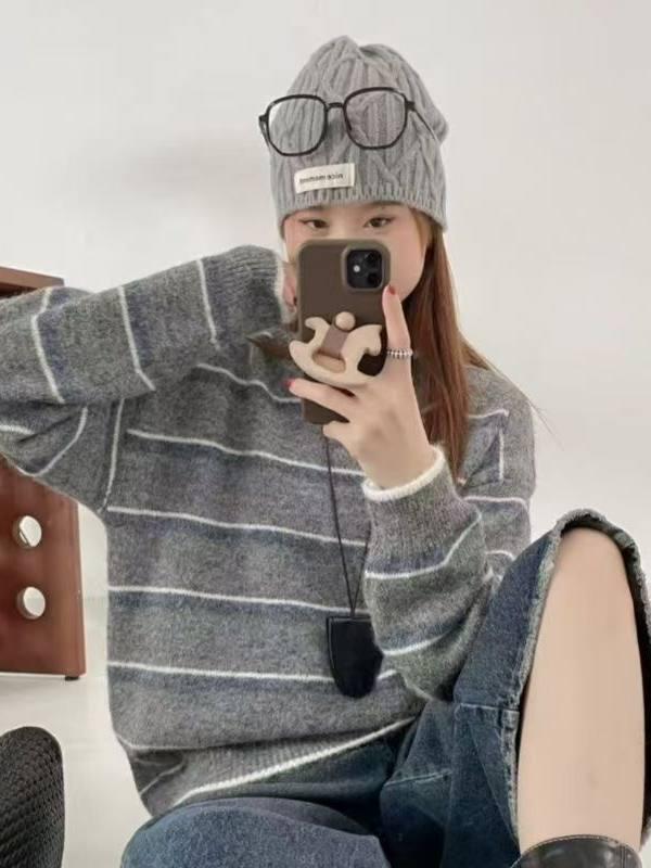 Women's Retro Color Block Striped Sweater: Round Neck, Loose Fit, Long Sleeve Knitwear for Autumn/Winter.