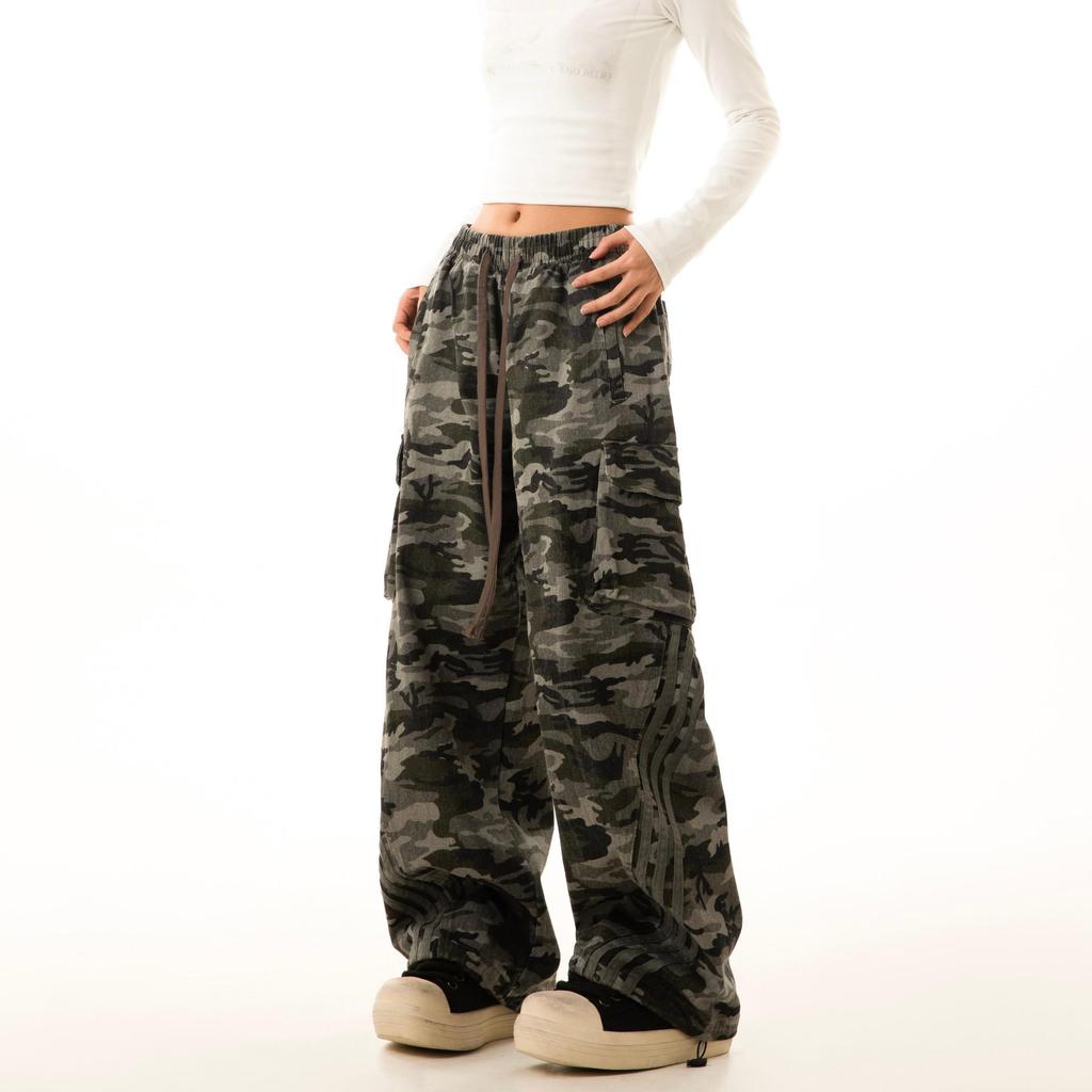 Unisex Retro Three-Stripe Camo Cargo Track Pants - Loose, Straight, Wide-Leg Fit