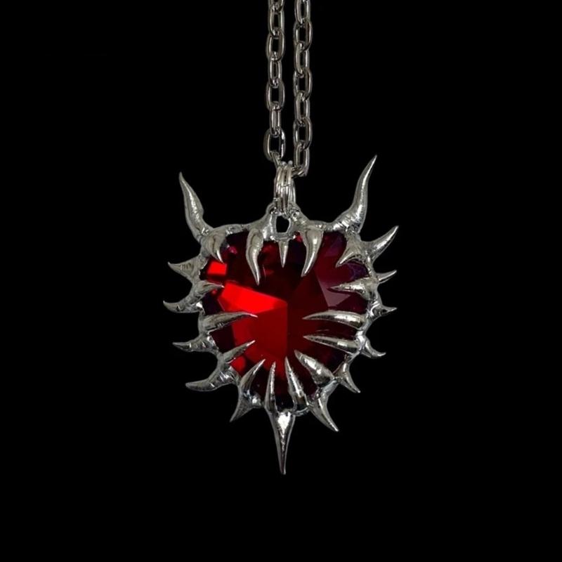 Unique Heart Pendant Necklace Simple Necklace Date Jewelry Alloy Texture Suitable for Music Festivals and Fashion Shows