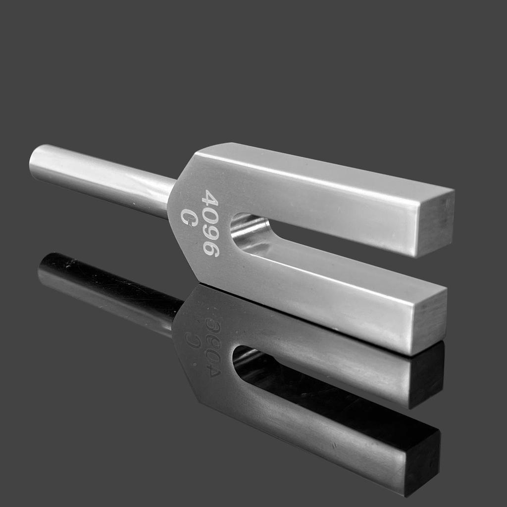 Tuning Fork Crystal Tuner 4096Hz with Wooden Mallet, Natural Crystal, Rubber Mallet, Crystal Point, and Storage Pouch for Purification, Angelic