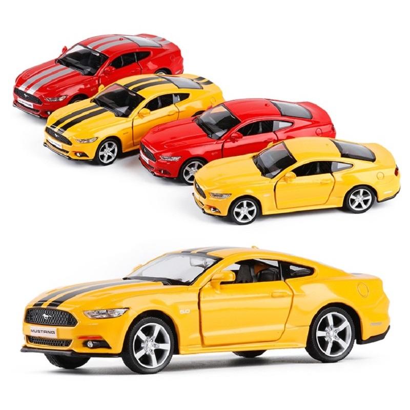 Ford Mustang GT 2015 Supersportwagen Simulation Diecasts & Spielzeugfahrzeuge Rückzugsantrieb & Türen öffnen RMZ city 1:36 Legierungs-Sammlermodellauto
