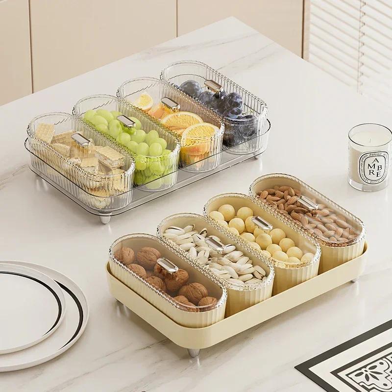 Zestaw 4 plastikowych talerzyków na przekąski z tacą serwingową Pojemnik na słodycze, orzechy, owoce z przezroczystą pokrywką Naczynia na przystawki Domowe przyjęcie