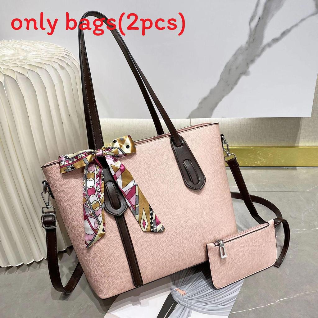 Fashionable Oversized Tote Handbag With Inner Compartments For Leisure And Shopping