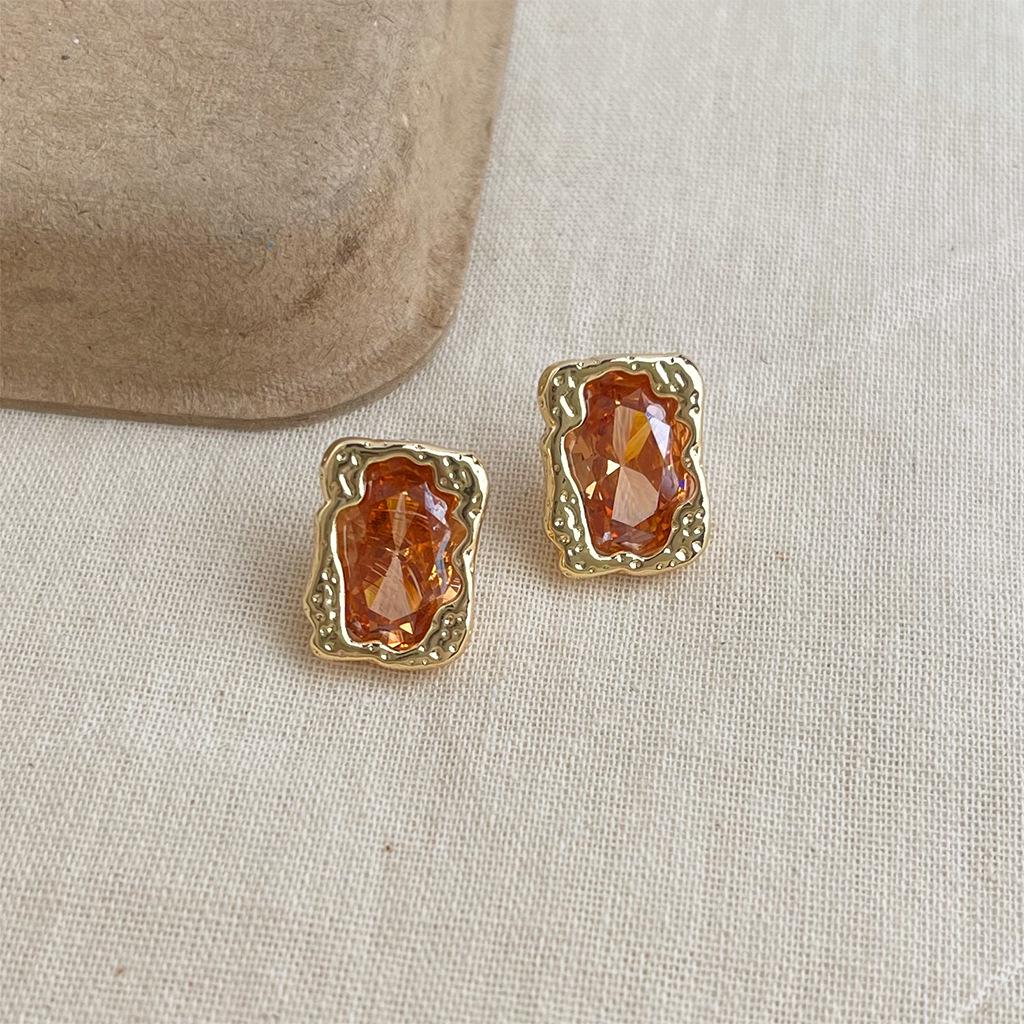 Retro Maillard Gradient Geometric Enamel Stud Earrings: Fashionable, Luxurious, High-End Women's Style