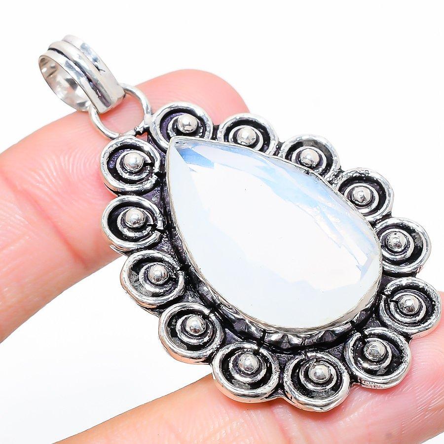 

Milky Opal Gemstone 925 Sterling Silver Jewelry Pendant 2.29 p6I01 белый