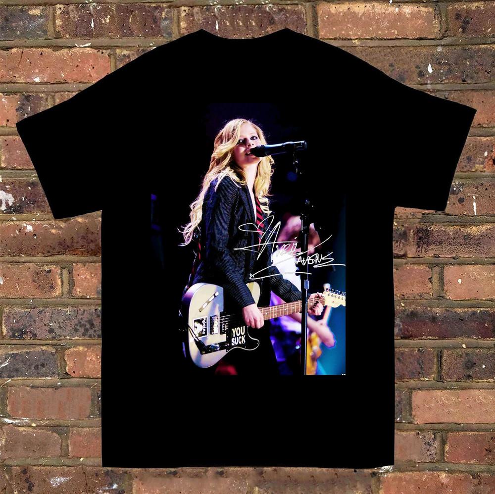 

Avril Lavigne Photo Short Sleeve Cotton T- Shirt Unisex All Size S to 5XL Unisex T-Shirt M