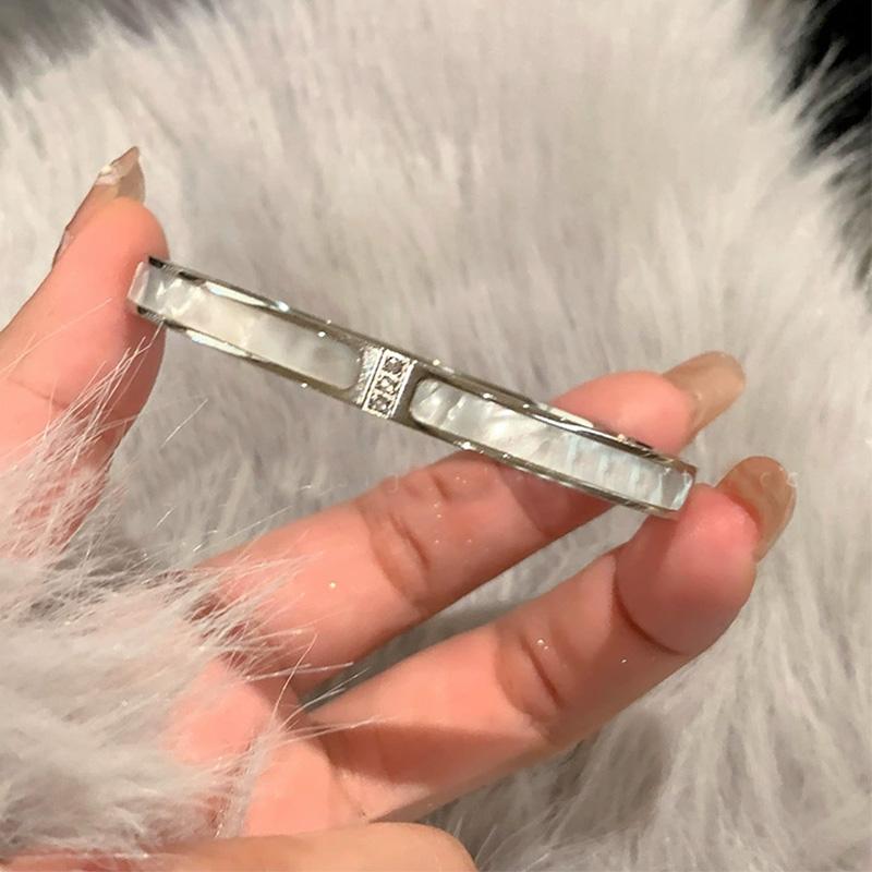 

Браслет-манжета из нержавеющей стали для девочек, медного цвета, браслеты-манжеты, женские браслеты, водонепроницаемый, подарок на День матери, модный циркон