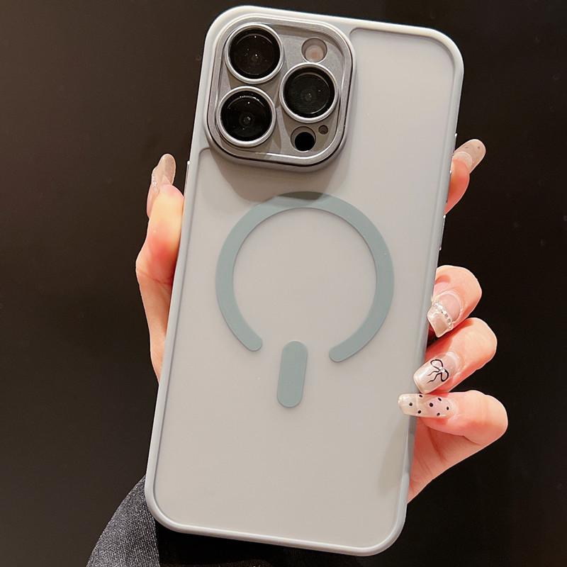 Magnetic Skin-Feel Phone Case for iPhone 17 Pro Max, Compatible with Apple 16/15/14/13, Frosted and Semi-Transparent Design.