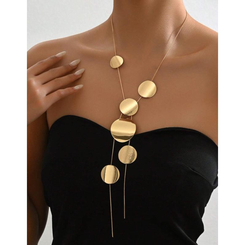 Kreisförmige Hohlgeometrische Anhänger Legierung Damen Trendy Vielseitig Lange Halskette Charme Schmuck Geburtstagsfeier Geschenk