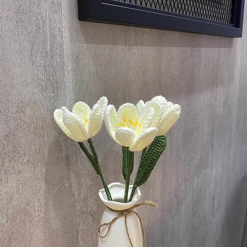 Buquê de Flores de Lã Tricotado à Mão: Ornamento de Rosa, Lírio, Girassol Presente