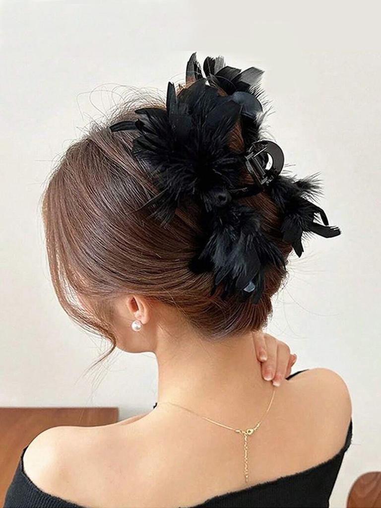 1pc Women's Multi Color Super Fairy Ostrich Hair Large Shark Clip Hairpin Fashionable and Premium