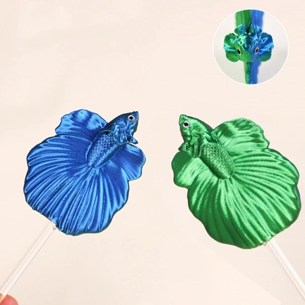 Lange Angelrute zum Angeln mit Köder Fischförmiger Bunter Simulations-Kampffisch-Stick Harz-Fisch Interaktives Spielzeug Aquarium Zubehör