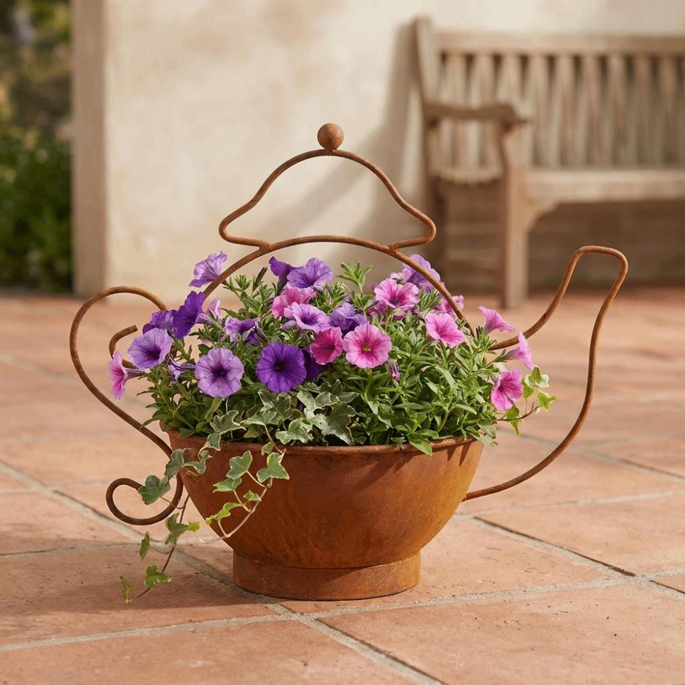 Decorative Kettle Shape Flower Pots Rust-Resistant Metal Teapot Planter Balcony