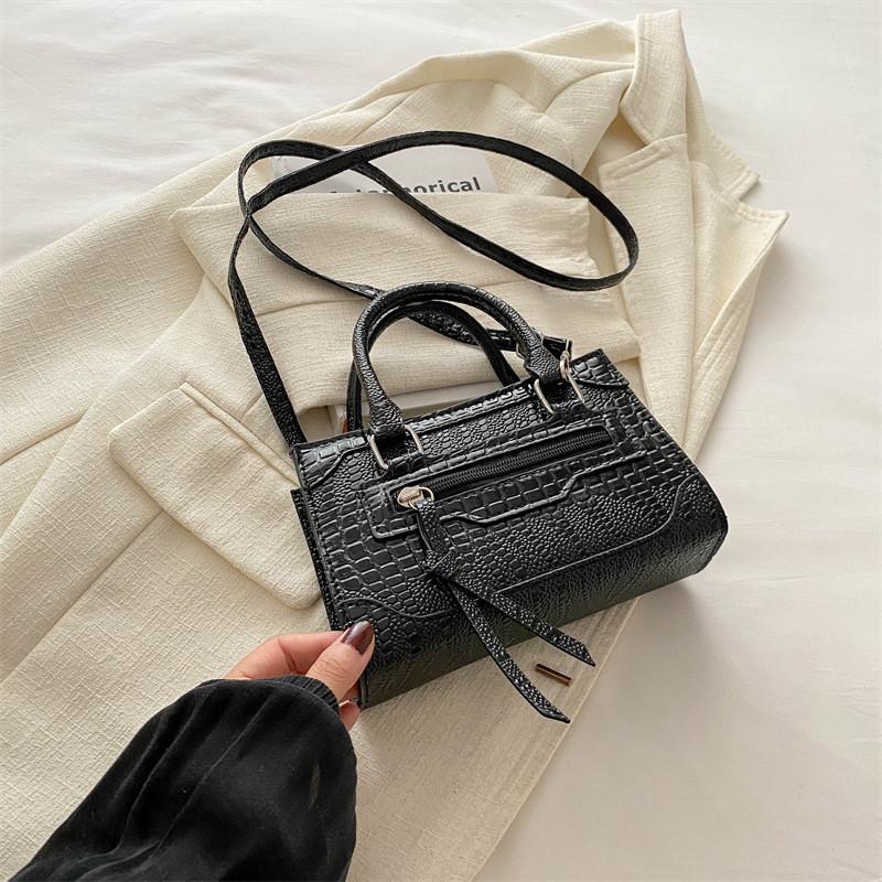 

Chic And Trendy Pu Handbag For Women Street Style Small Square Bag With Zipper