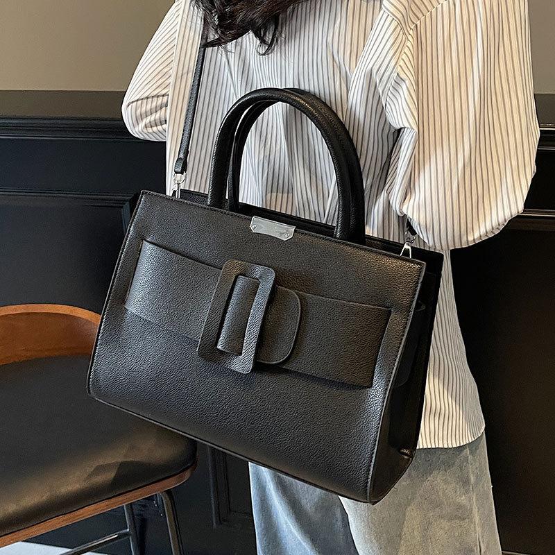 Wholesale retro simple style women's large capacity handbag bag business commuter style niche design messenger bag