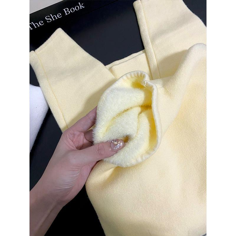 A semi-turtleneck sweater for women's spring, autumn and winter integrated fleece with thickened warm knitted bottoming top