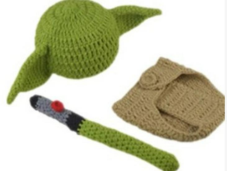 Ručně vyrobený zelený Yoda vlněný outfit pro miminkovské focení