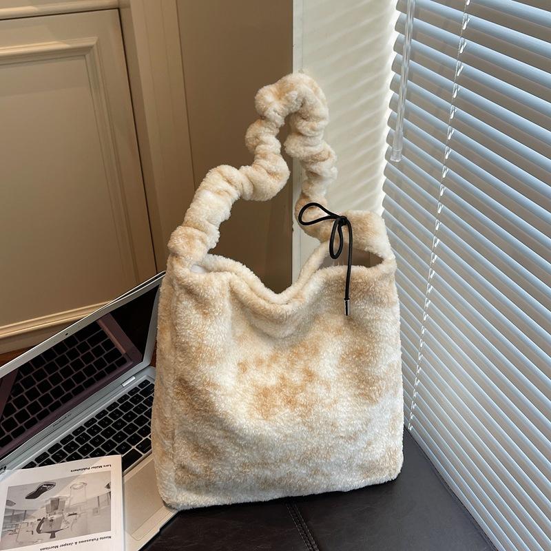 

Плюшевая сумка подмышку новая модная маленькая сумка женская сумка портативная сумка через плечо большая вместимость сумка-мессенджер бежевый