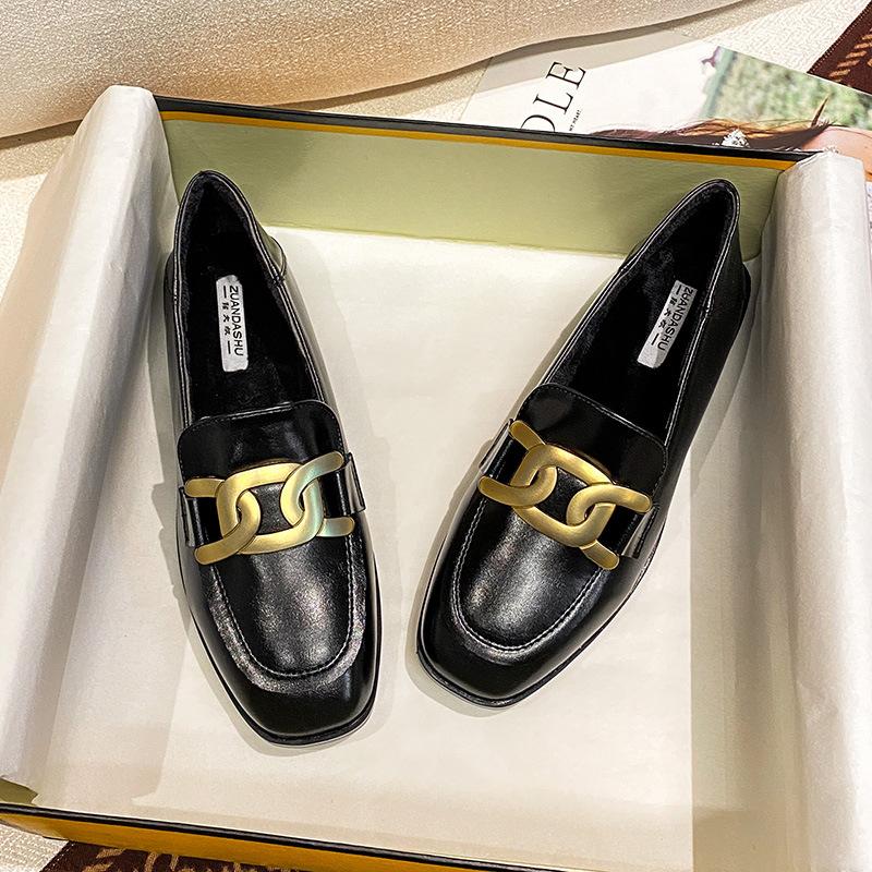 

2024 Мокасины с квадратным носком для женщин, большие размеры 42/43, оксфорды с металлической цепочкой, женские туфли на толстом каблуке, без застежек, мокасины для девочек в стиле Лолиты 4.5
