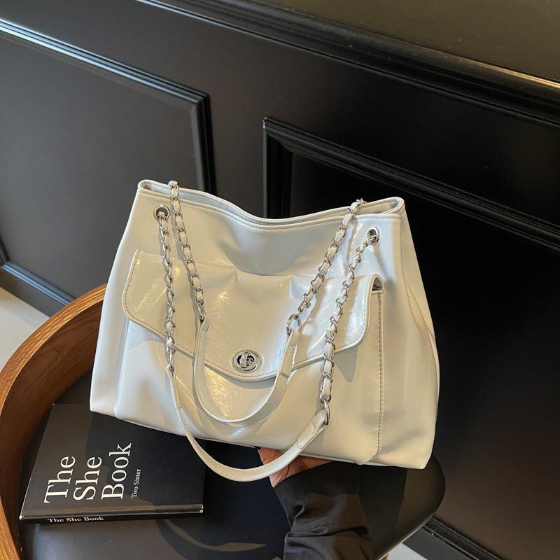 Large-capacity Bag Women's New Casual Versatile Chain Shoulder Messenger Bag Simple Class Commuter Tote Bag
