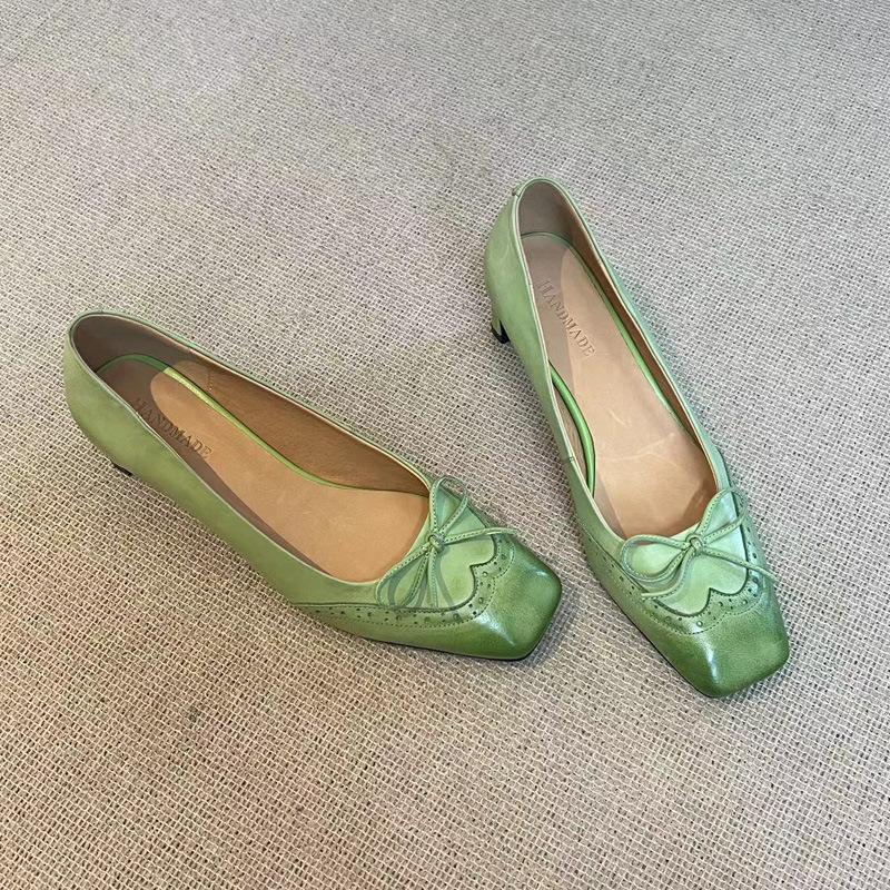 Sheepskin version bow engraved square head single shoes women's shallow mouth one pedal thick heel Mary Jane shoes women's retro high heels