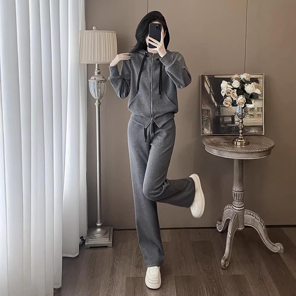 

Autumn 2026 Women s Slim-Fit Grey Jacket and Wide-Leg Pants Sports Suit. L серый