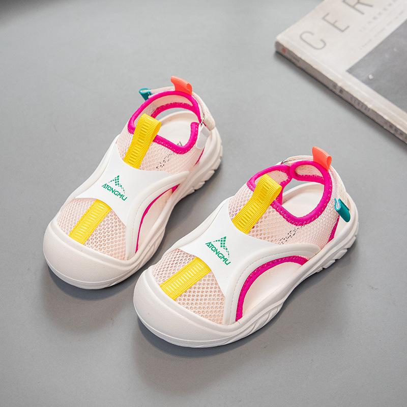 Kindersandalen Sommer neue Jungen und Mädchen Studenten Sportsandalen weiche Sohle Zehenschutz rutschfest Mädchen hohle Schuhe