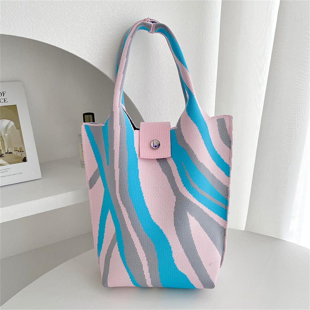 

Нова в язана сумочка з гофрою для дівчаток. Повсякденна кольорова сумка через плече. Жіноча приміська сумка. Багаторазові сумки для покупок 28x18 см. рожевий