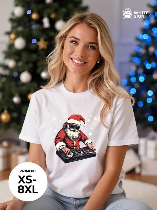 Oversized Christmas T-shirt with DJ Santa print M