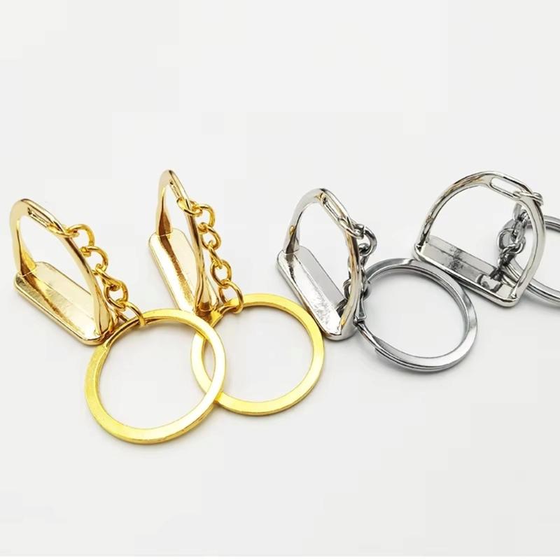 Equestrian Charm Keychain Stirrup Key Pendant with Snaffle Bit Designs Alloy Texture Key Rings Suitable for Horse Lovers