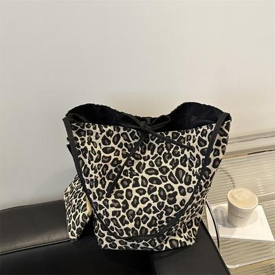 2025 Autumn New Large-capacity Lazy Wind Leopard Print Tote Bag Casual Relaxation Personality Japanese and Korean Practical Shoulder Bag