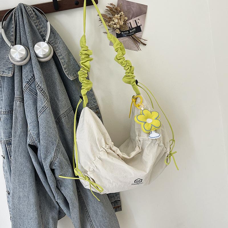 

Bag messenger bag women s light and large-capacity travel new summer green canvas dumpling bag casual tote bag Without pendant белый