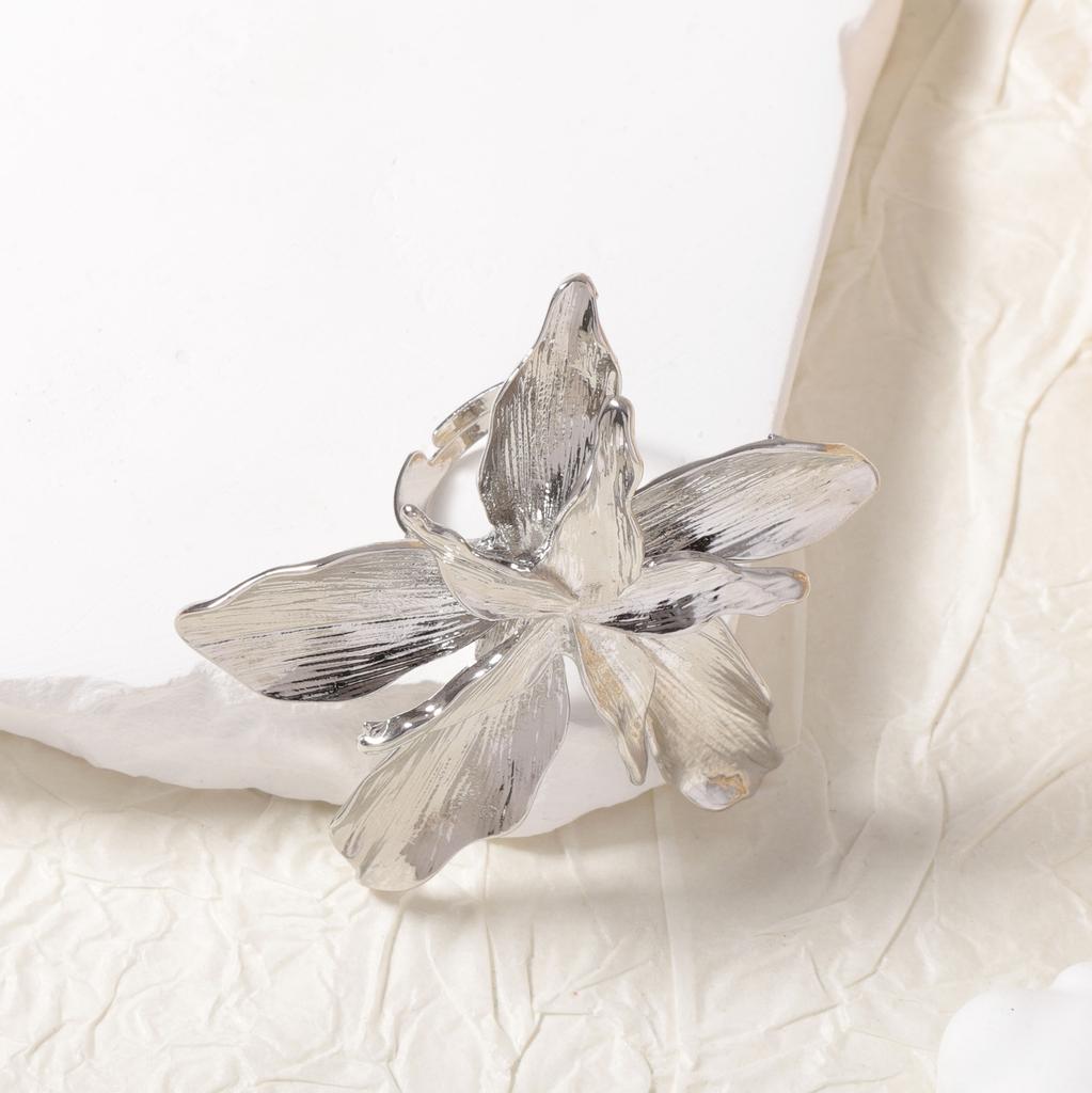 European and American style exaggerated flower fashion simple wind live ring temperament floral niche design high-end women's models