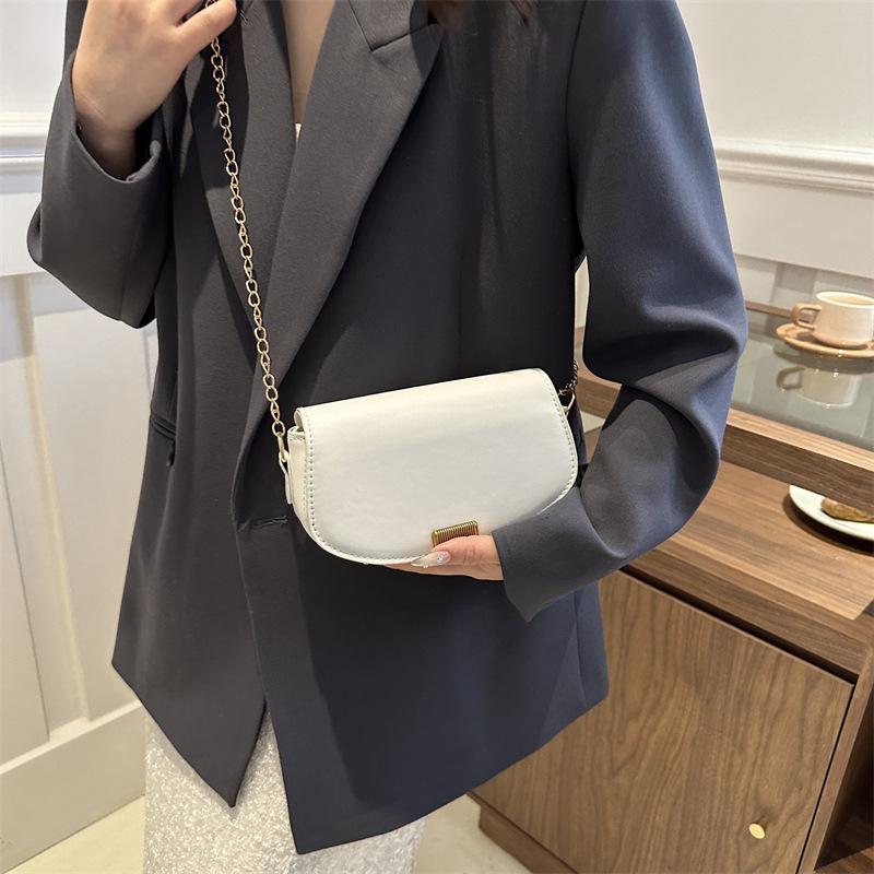 2025 new temperament fashion design single shoulder crossbody foreign style solid color retro fresh underarm texture crossbody bag bag