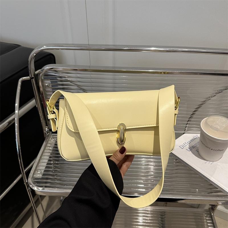 Niche underarm bag women's new summer women's bag trendy and beautiful fashion shoulder bag lock small square bag