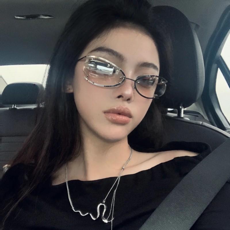 Square Y2K Women's Sunglasses Vintage Small Rectangle Lens Female hottie sun Glasses Men Retro Oculos Future technology Eyewear