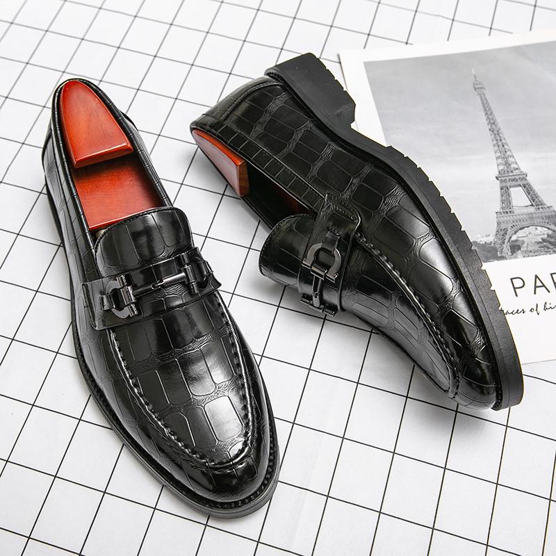 2024 Men Dress Shoes Handmade Brogue Style Men Loafers Leather Wedding Shoes Men Casual Flats Oxfords Formal Shoes Gents Shoes