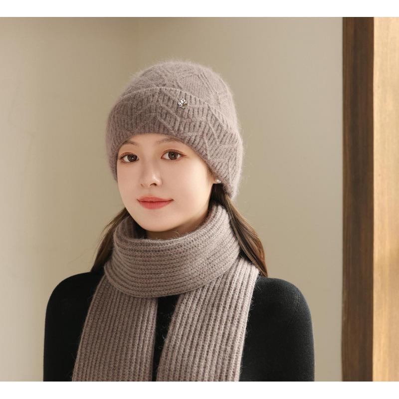 Outdoor Hat for Women in Autumn and Winter Fashionable and Versatile Plus Velvet Mom Hat Casual Cold Proof Woolen Hat Neck Warm Suit